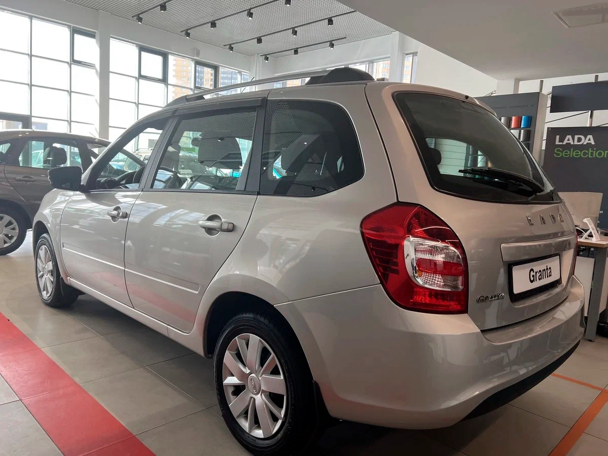 Lada Granta Универсал в Екатеринбурге - фото №2