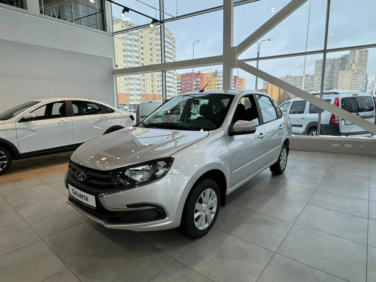 Lada Granta Седан в Екатеринбурге - фото №1